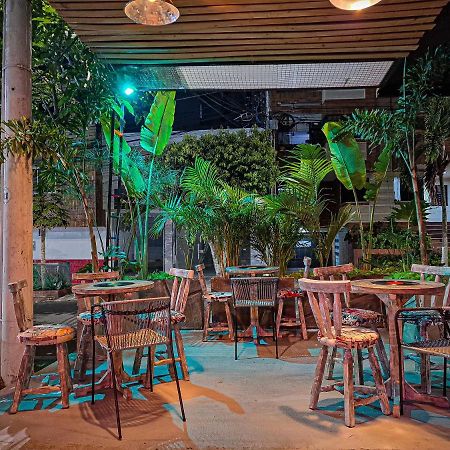 Urban Hostal Bar 부카라망가 외부 사진