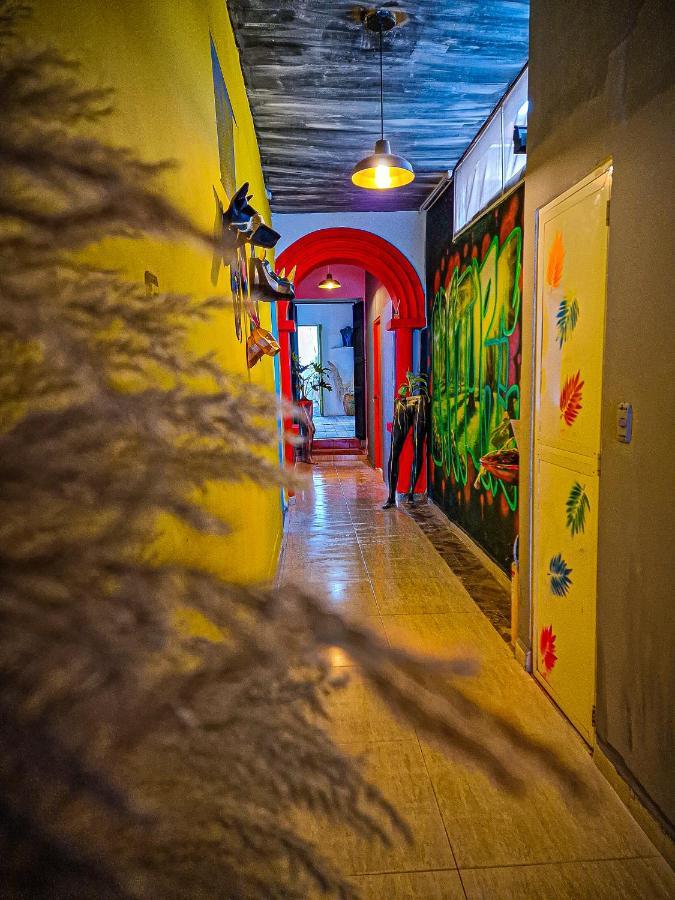 Urban Hostal Bar 부카라망가 외부 사진