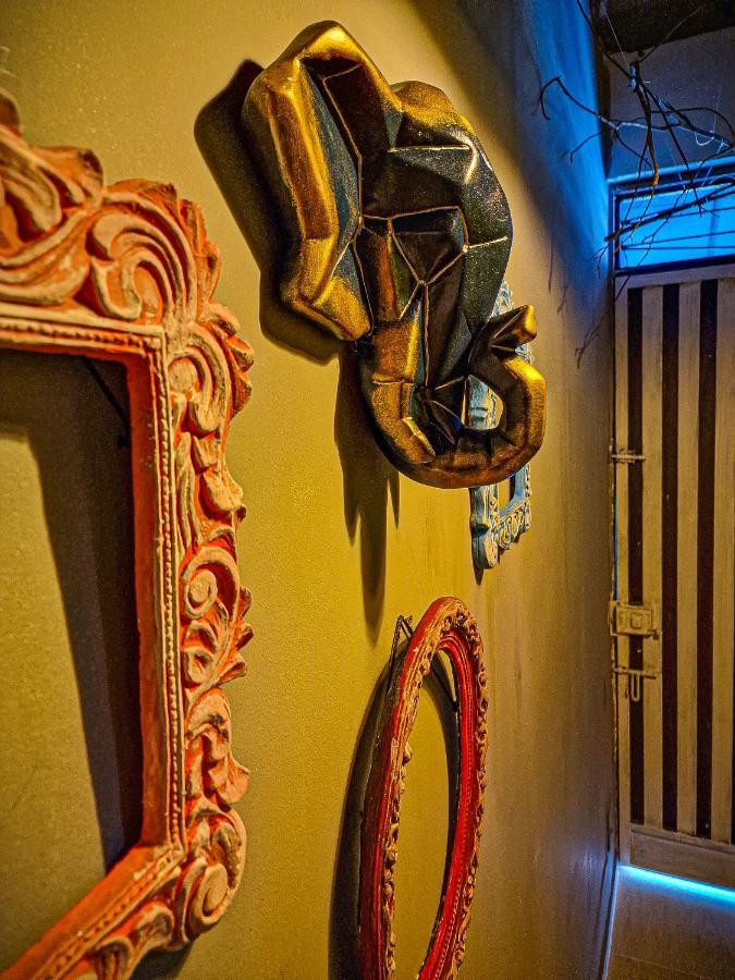 Urban Hostal Bar 부카라망가 외부 사진