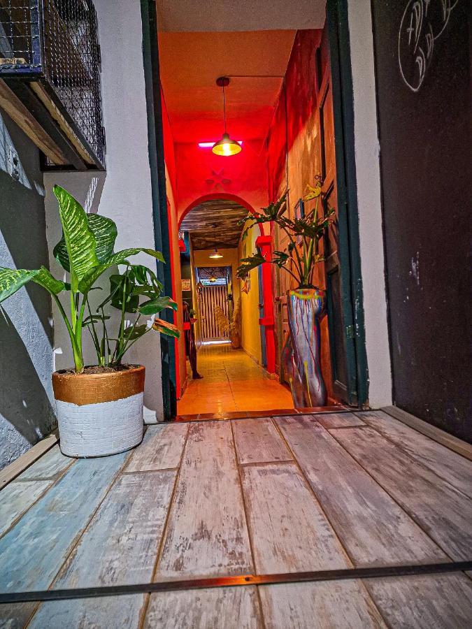 Urban Hostal Bar 부카라망가 외부 사진
