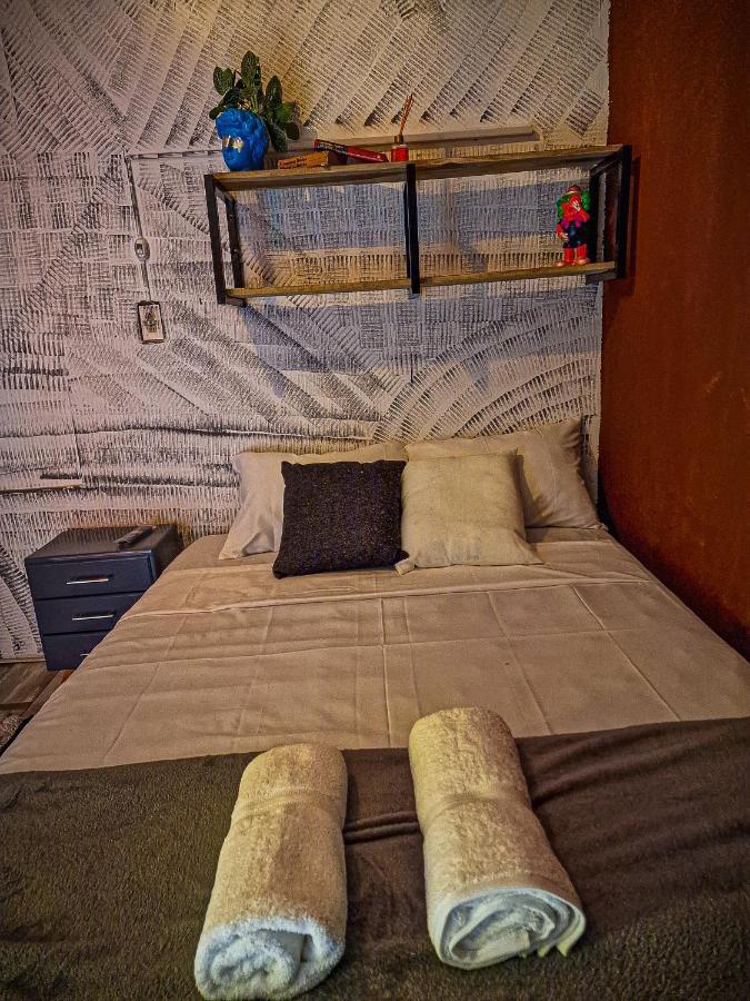 Urban Hostal Bar 부카라망가 외부 사진