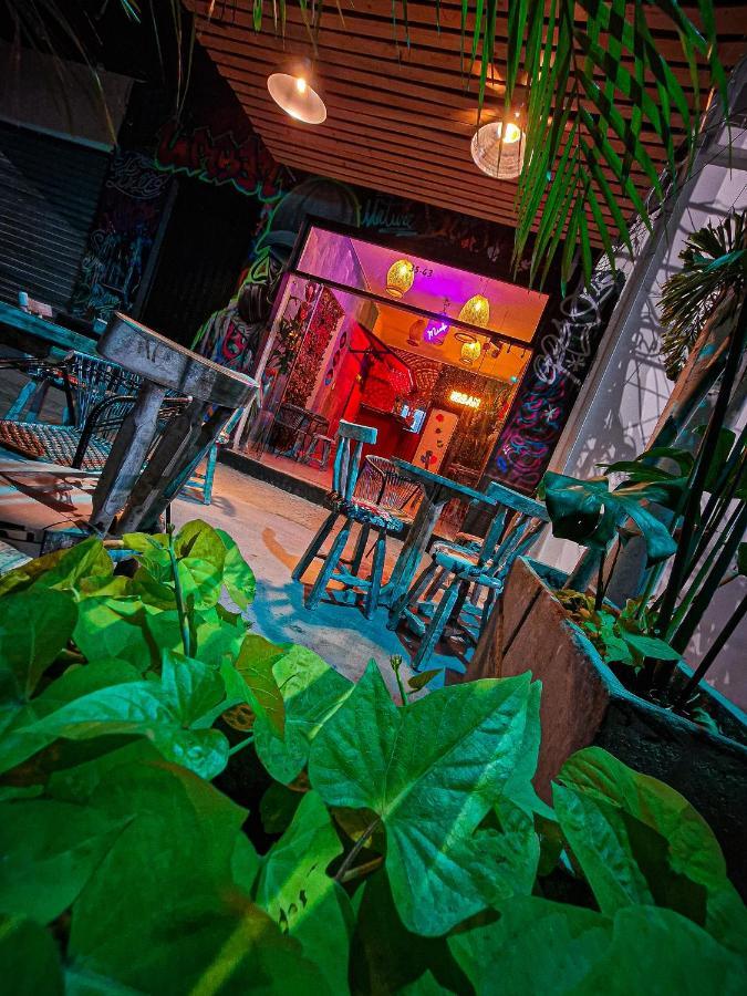 Urban Hostal Bar 부카라망가 외부 사진