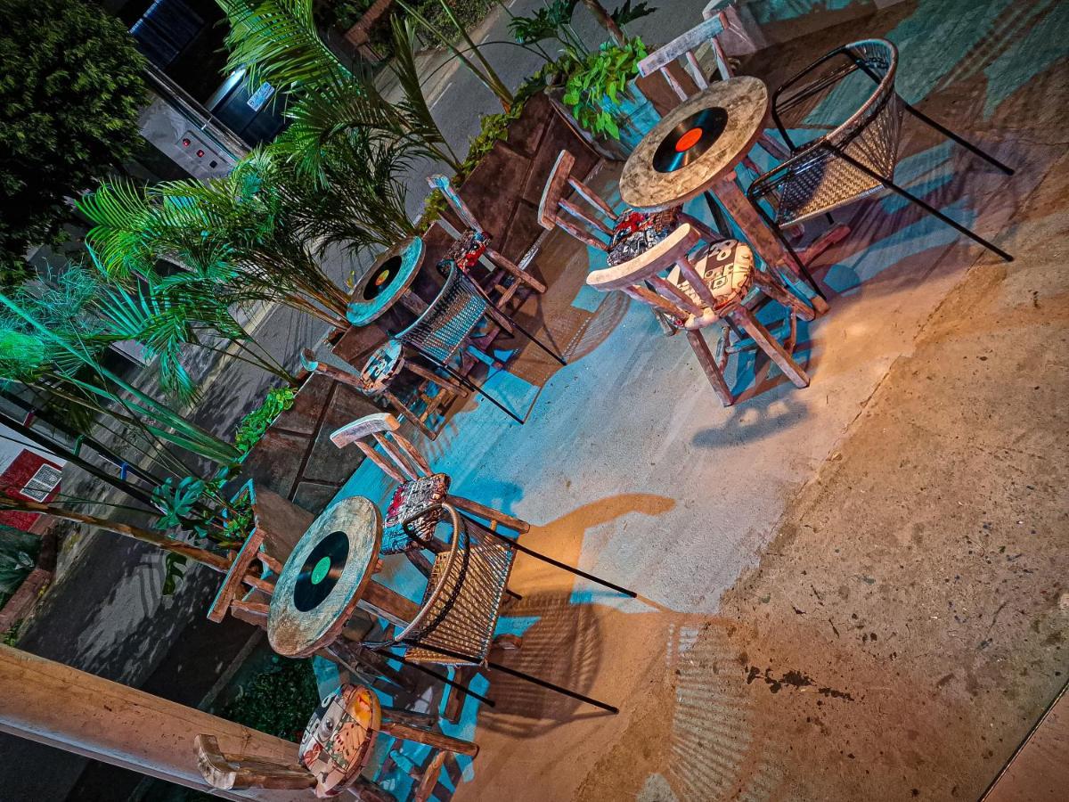 Urban Hostal Bar 부카라망가 외부 사진