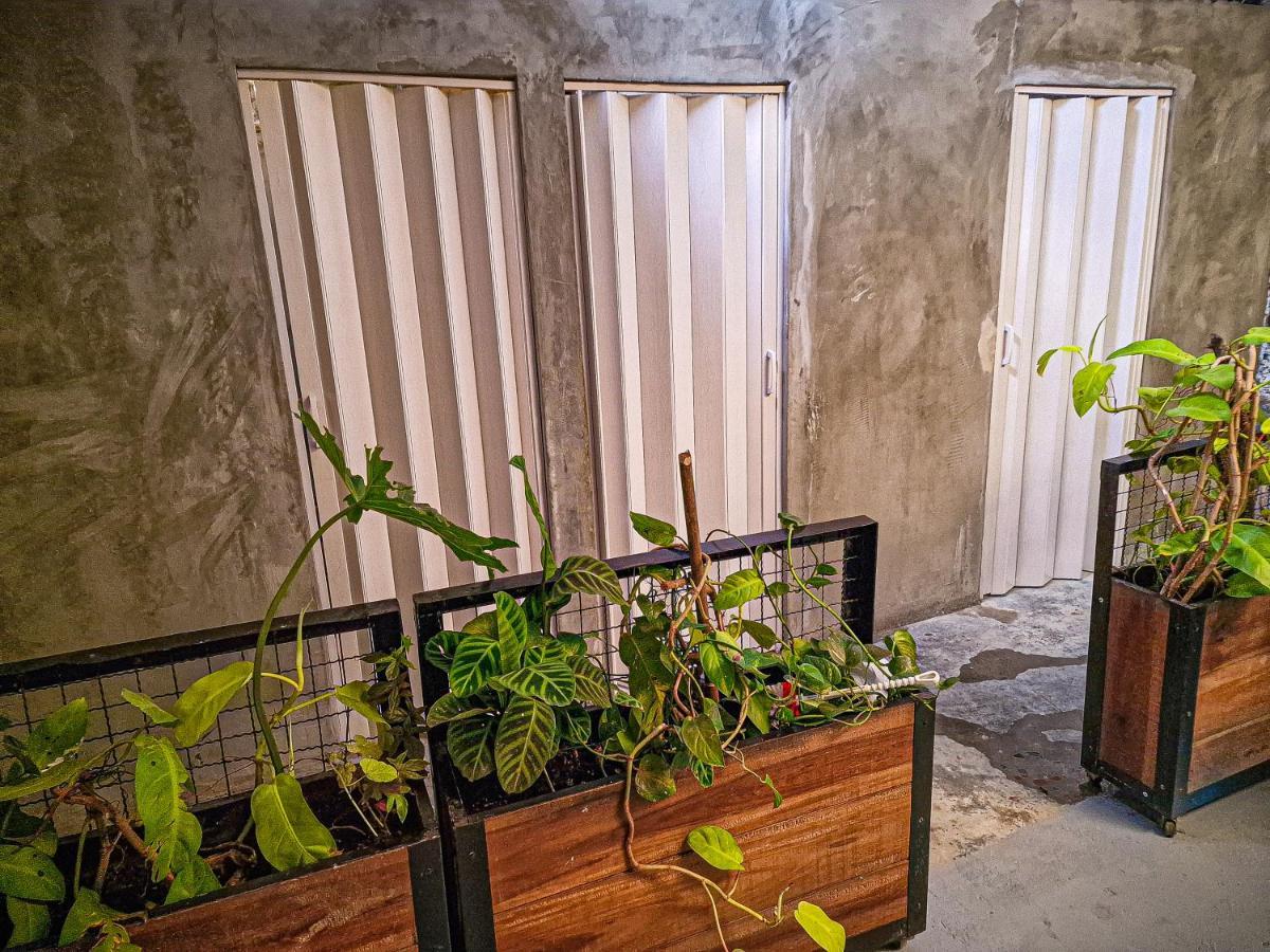 Urban Hostal Bar 부카라망가 외부 사진